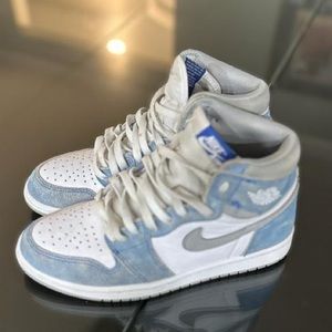 Pre-worn in excellent condition, Nike Jordan Hyper Royals